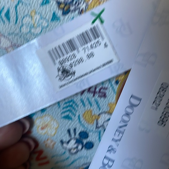 Disney Dooney & Bourke Aulani resort tote - Picture 4 of 6